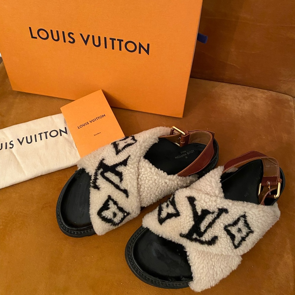 Rare Authentic Louis Vuitton Paseo Flat Comfort Shearling and Calf Leath…